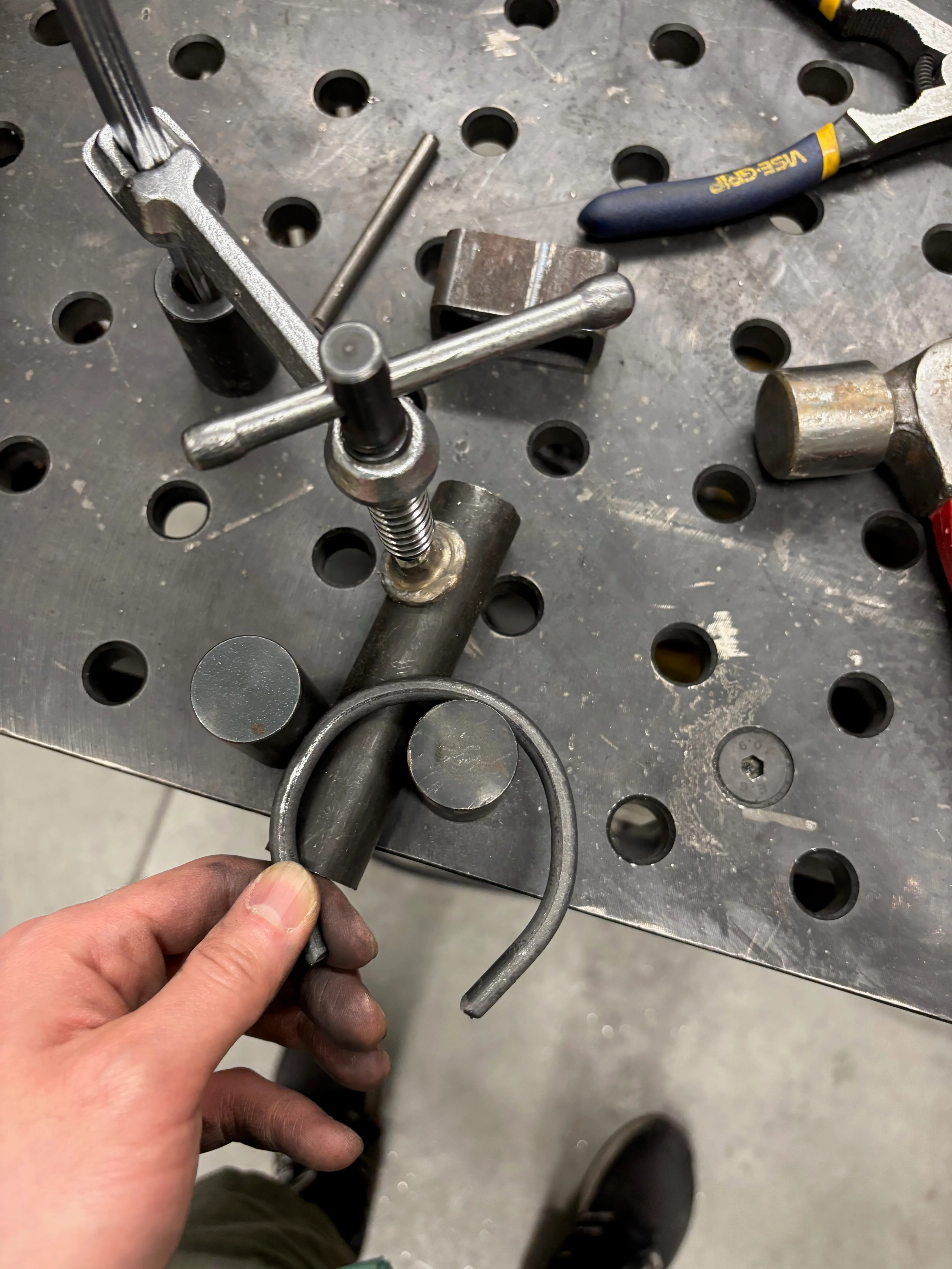 Manual ring bending setup.